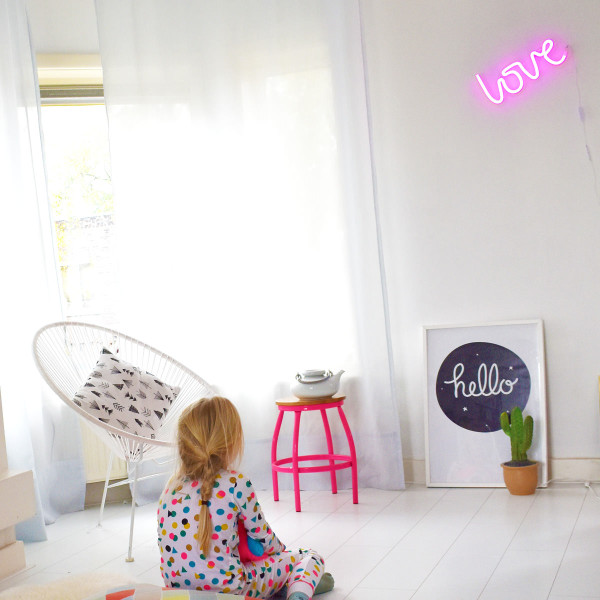 Neon Light Lampe - Schriftzug LOVE, pink (LED) - von A Little Lovely Company