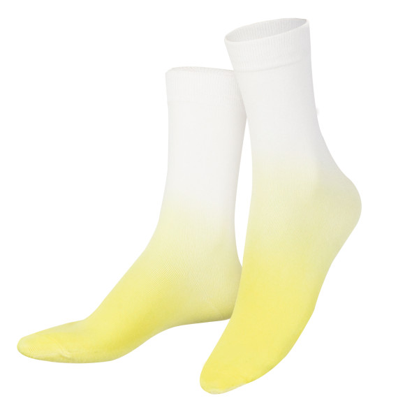 LEMON ICED TEA SOCKS von doiy design - coole Fashionsocken, geliefert im to go Becher. Originelle Geschenkidee für Eisteeliebhaber.