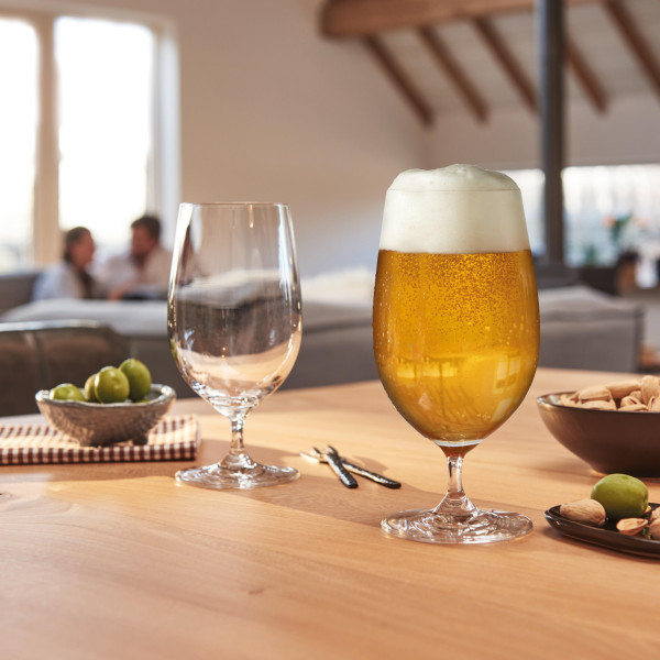 Bierglas CIAO+ von LEONARDO. Design Stielglas für Bier. Edles Bierglas mit hoher Brillianz. Spülmaschinenfest, kratzfest, ...