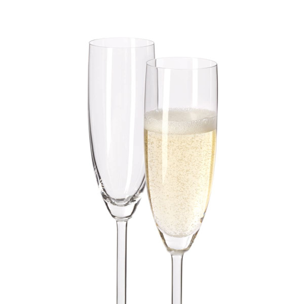 Perfekt für die Hochzeit, Party oder für Zuhause: die hochwertigen und schlichten Sektgläser DAILY von Leonardo Design.