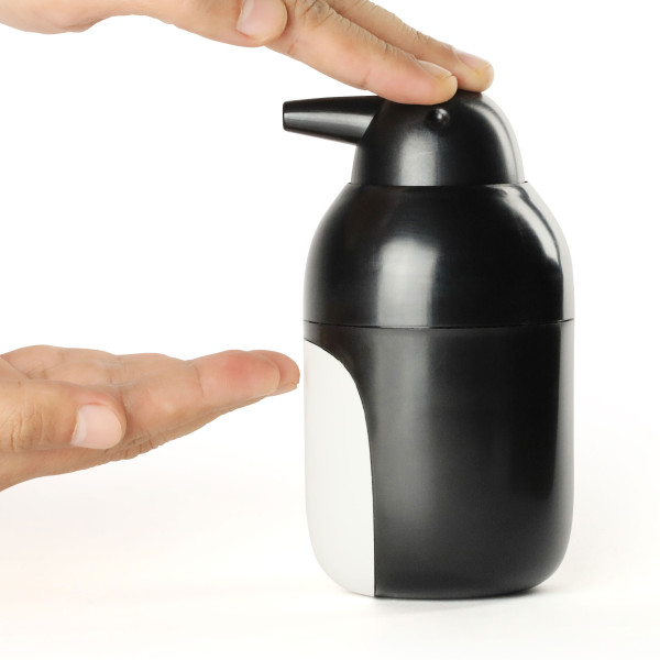 Seifenspender PENGUIN - Pinguin Soap Dispenser Qualy Design.