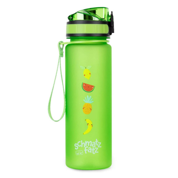 Grüne Trinkflasche mit Früchtemotiv 0,5 l aus Kunststoff von schmatzfatz. Auslaufsichere Kinder Trinkflasche 500 ml mit 1-Klick-Verschluss, Trageschlaufe und Fruchtsieb.