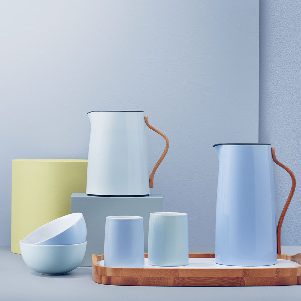 Das Kaffee- oder Teeserset aus der Emma-Serie von Stelton. Wunderschön ergänzt durch die Müslischalen.