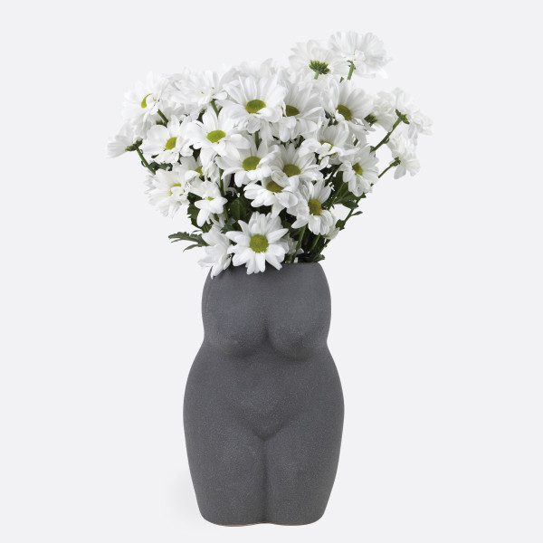 Große Vase aus Keramik in Form eines Frauenkörpers. BODY von DOIY Design.