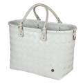 Große Tasche SAINT TROPEZ in hellgrau von Handed By. Shopper misty grey aus recycelten Kunststoffgeflecht. Badetasche, Strandtasche, ...