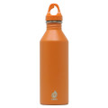 Auslaufsichere Trinkflasche M8 in burnt orange. Coole Edelstahlflasche 0,75 l von MIZU Design.